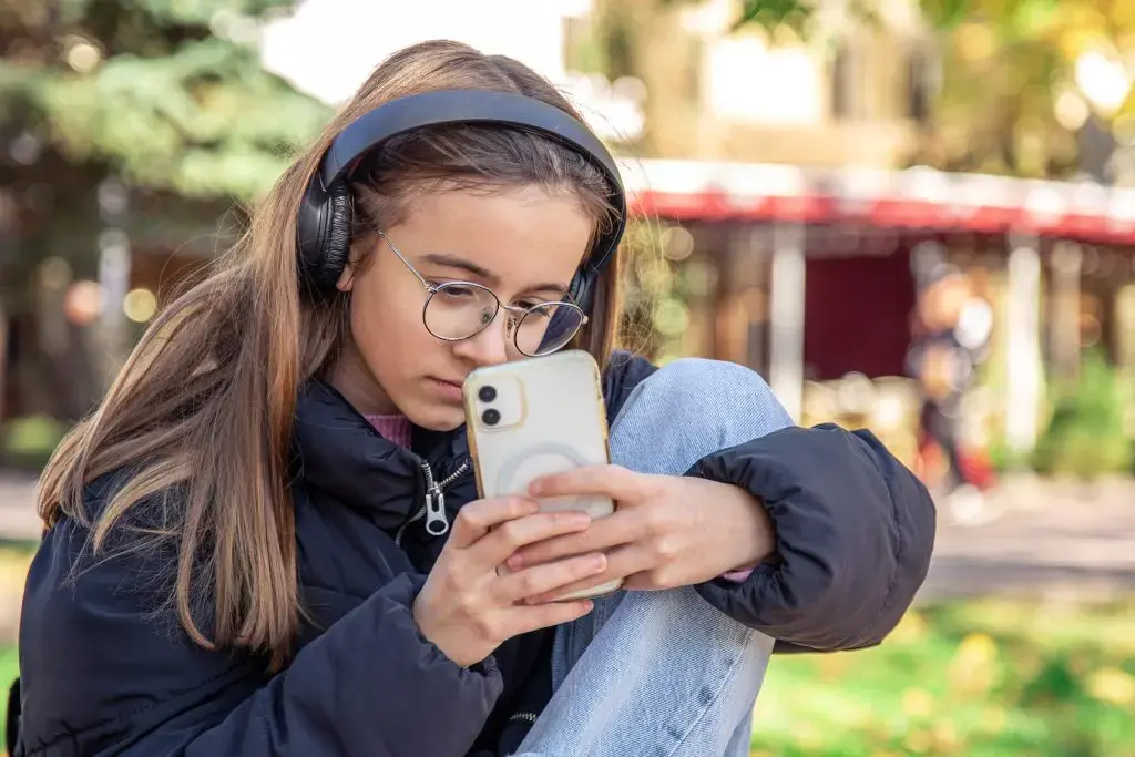 The Double Edge of Social Media on Mental Health